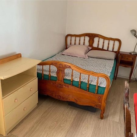 Une Chambre Simple Confortable Avec Acces Direct Aeroport D'Orly Exterior photo