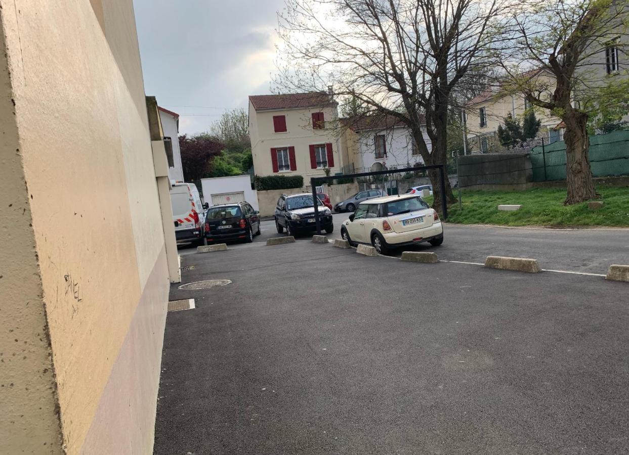 Une Chambre Simple Confortable Avec Acces Direct Aeroport D'Orly Exterior photo